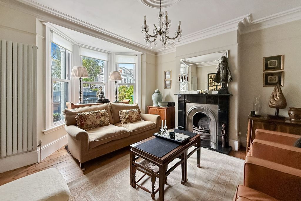 Property photo 3 of 21