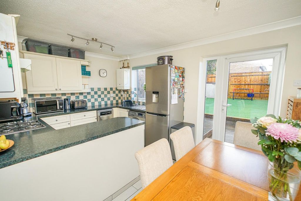 Property photo 3 of 18