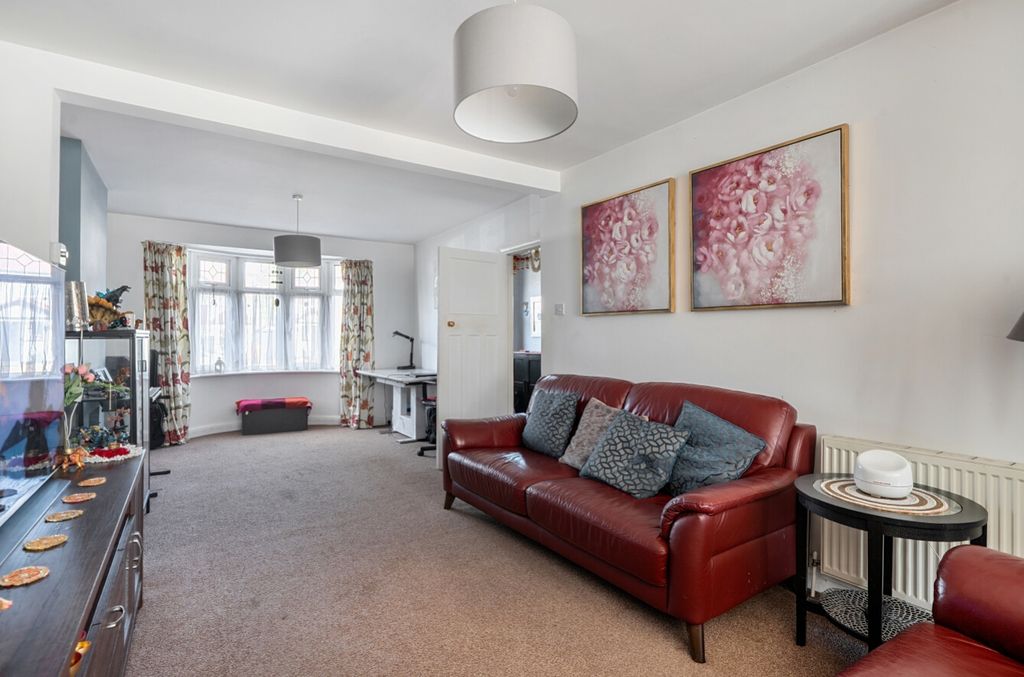 Property photo 3 of 13 1536425 (10)