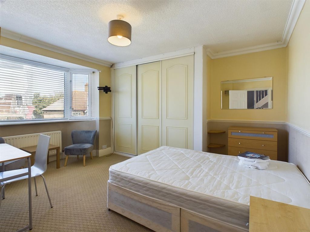 Property photo 2 of 17 Cam02534G0-Pr0099-Still004.Jpg