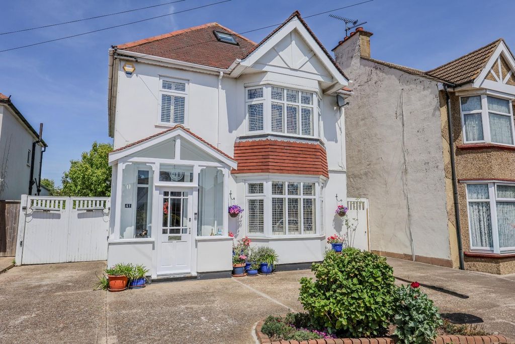 Property photo 1 of 41