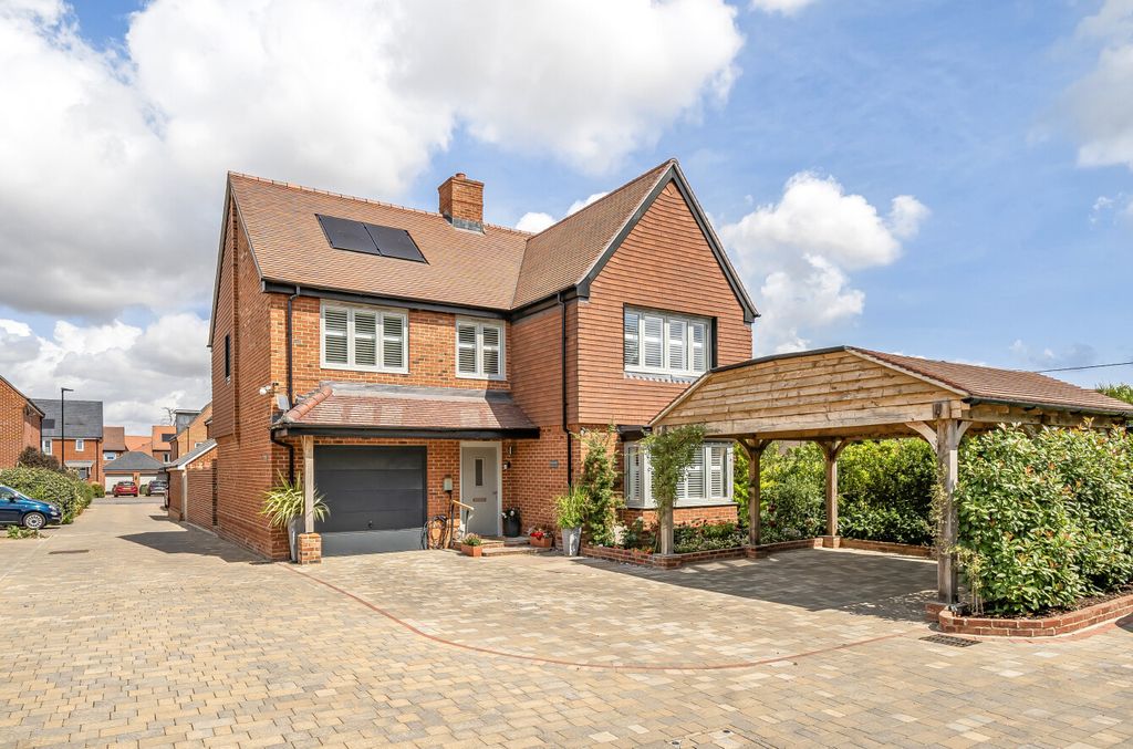 Property photo 1 of 12 1325765-2-6875183...