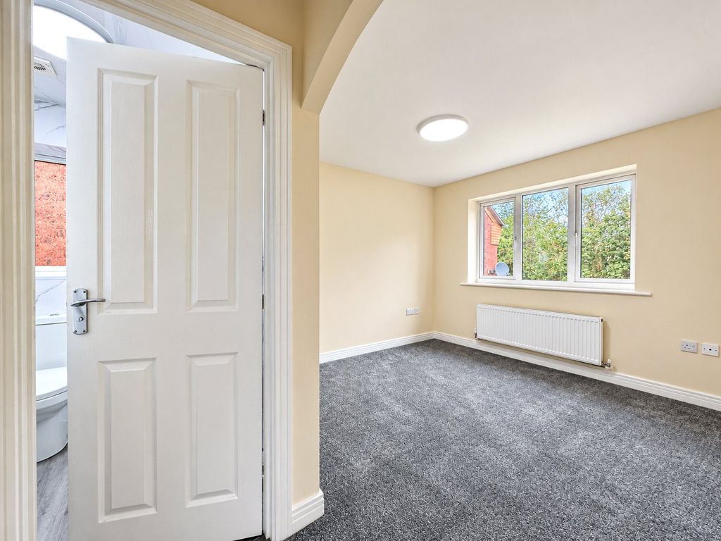 Property photo 3 of 22 Picture No. 38