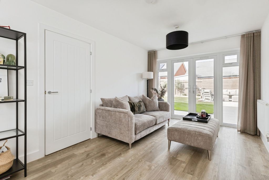 Property photo 3 of 19 Pbox-Img.Jpg