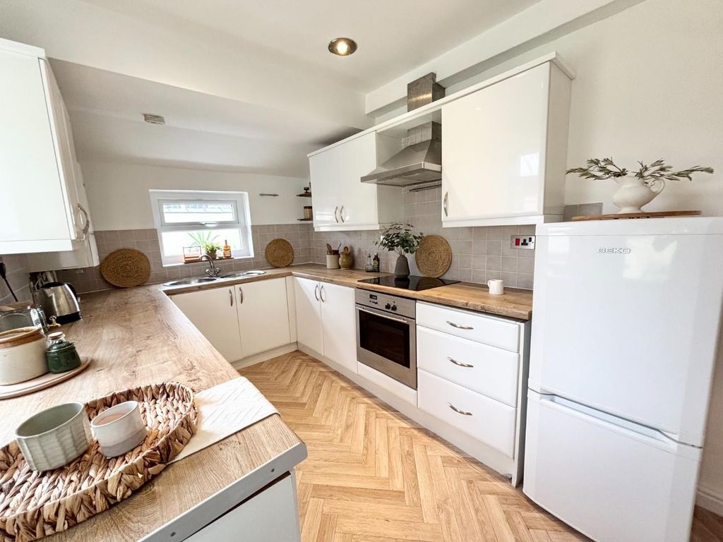 Property photo 2 of 30 Image00014.Jpeg