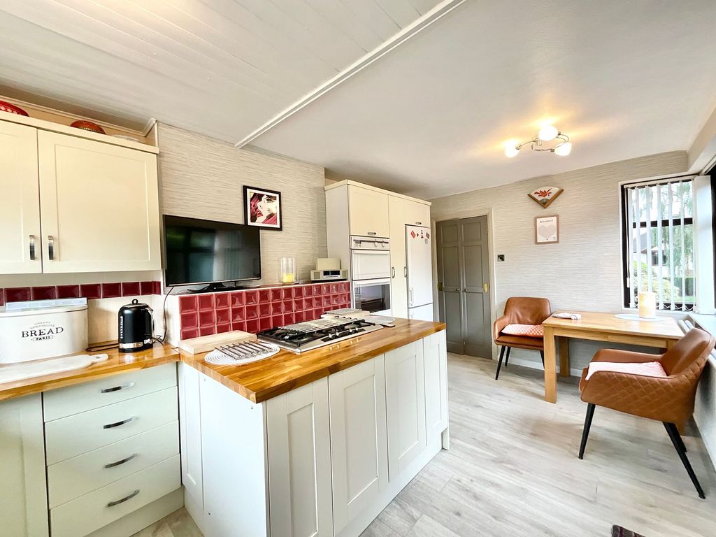 Property photo 2 of 38