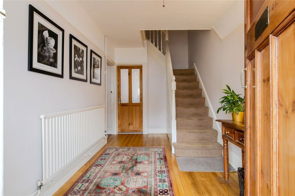 Property photo 2 of 23 Picture No. 27