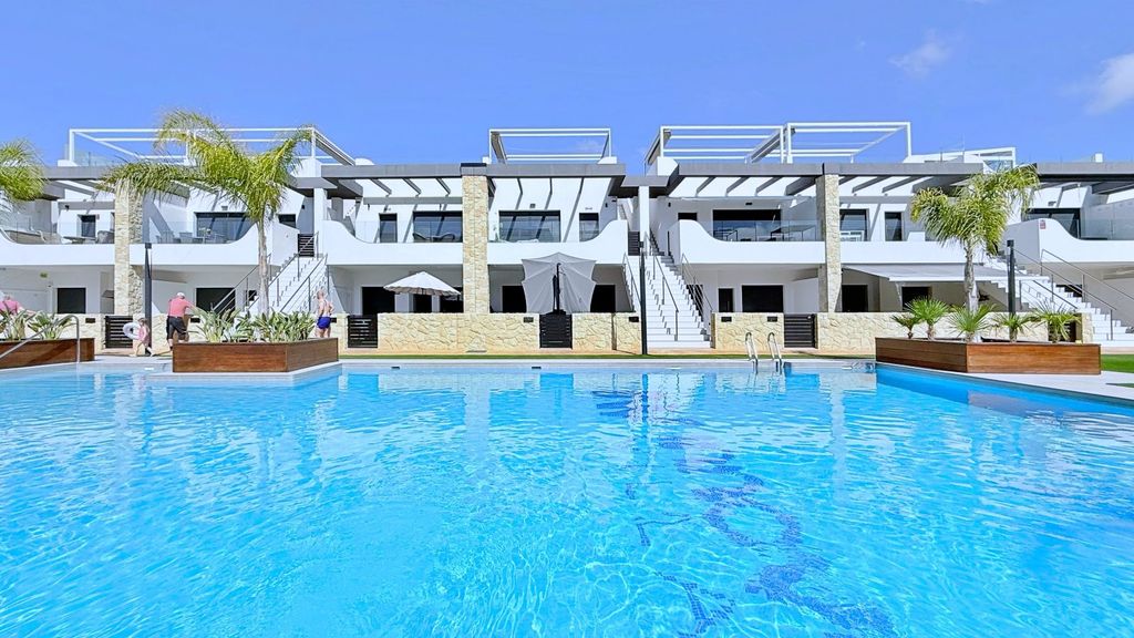 Property photo 2 of 40