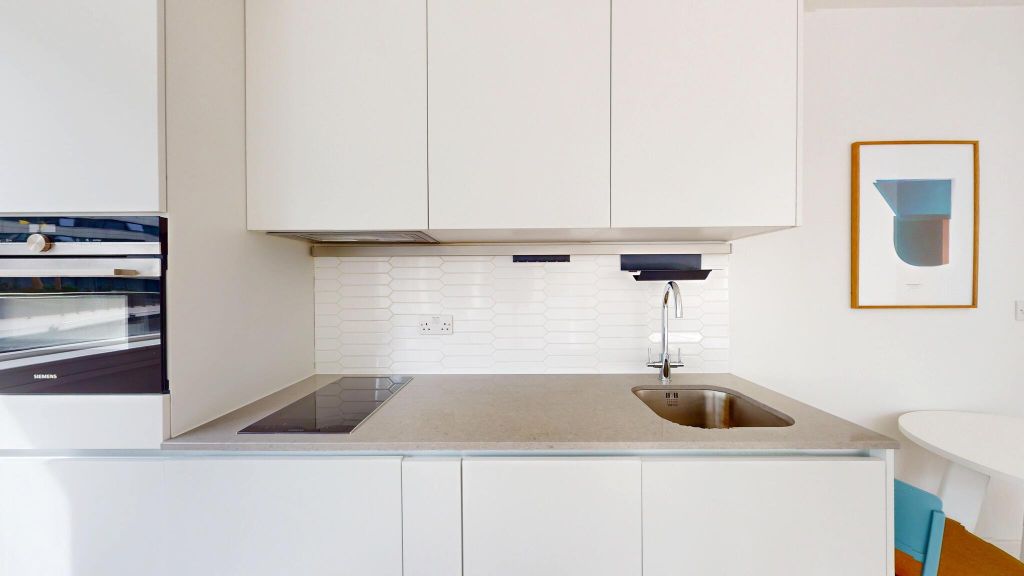 Property photo 2 of 31 Kitchen