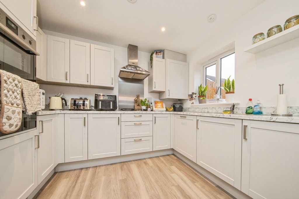 Property photo 2 of 20 Pbox-Img.Jpg