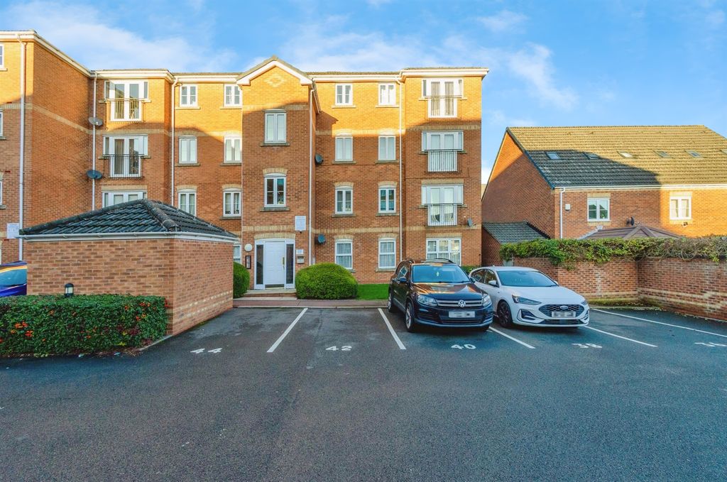 Property photo 2 of 9