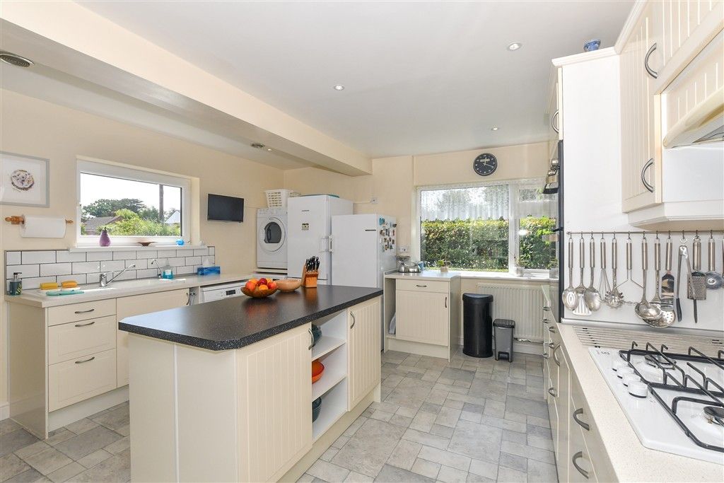 Property photo 3 of 15 Kitchen