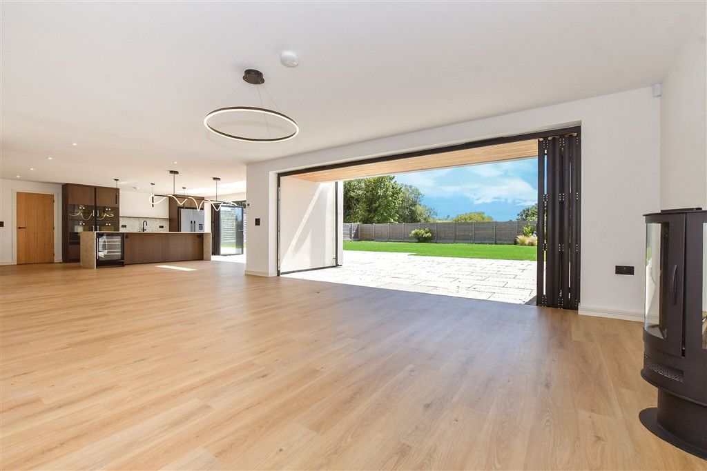 Property photo 3 of 8 Internal Lifestyle Photograph
