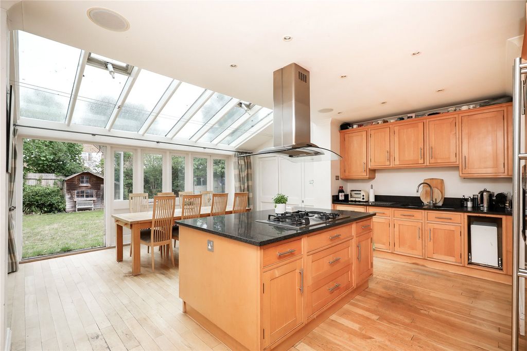Property photo 2 of 19 Picture No. 22