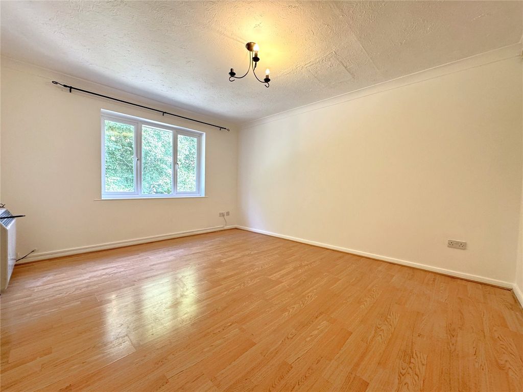Property photo 2 of 10 Picture No. 21