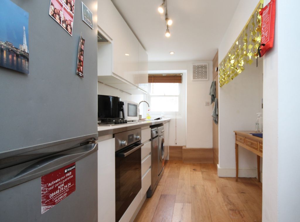 Property photo 1 of 12 Kitchen