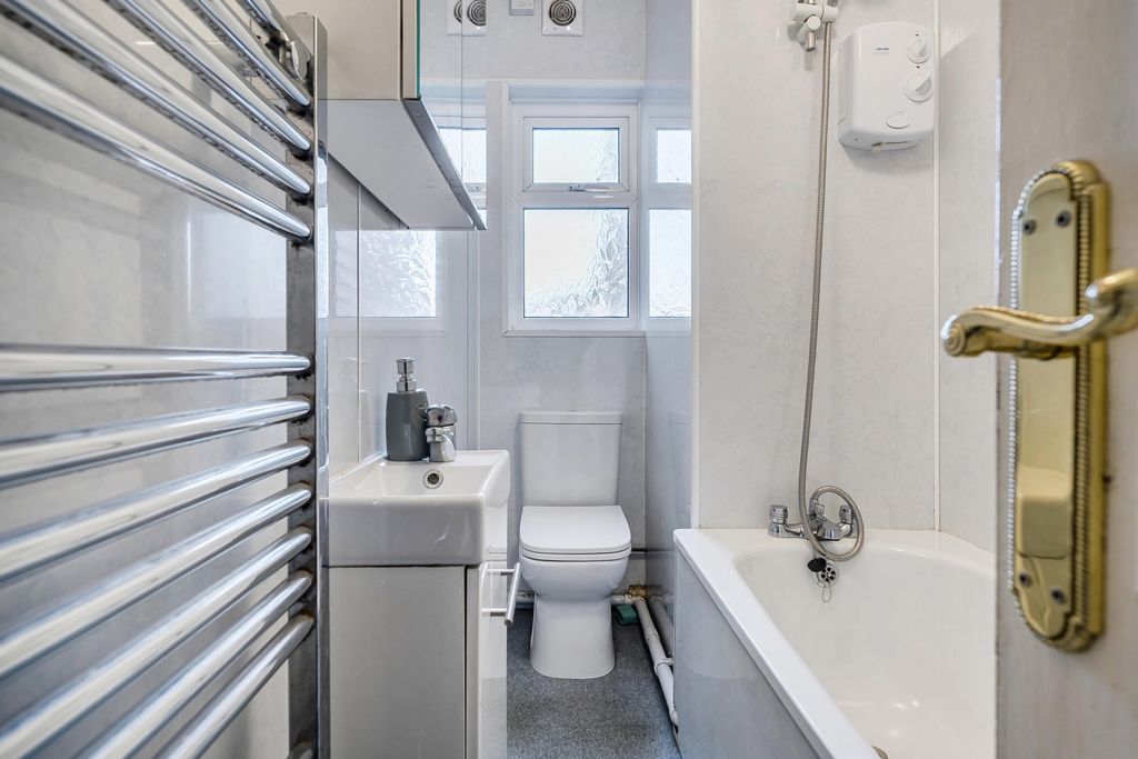 Property photo 3 of 13 Bathroom