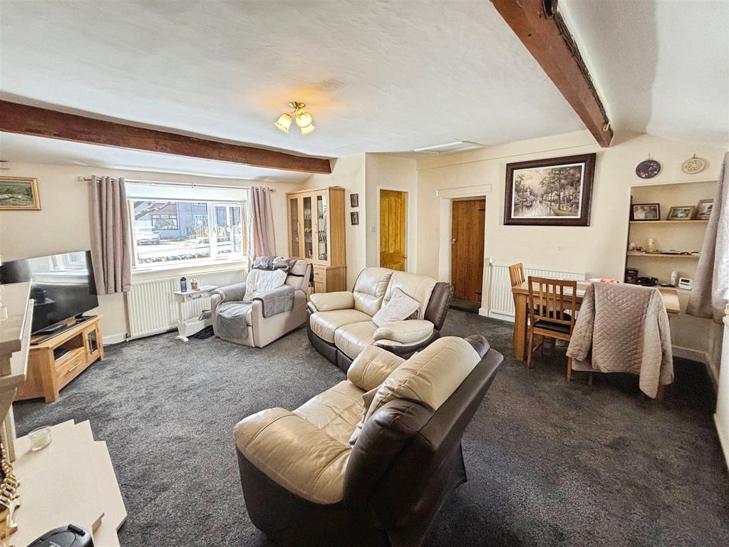 Property photo 2 of 20 Lounge/Diner