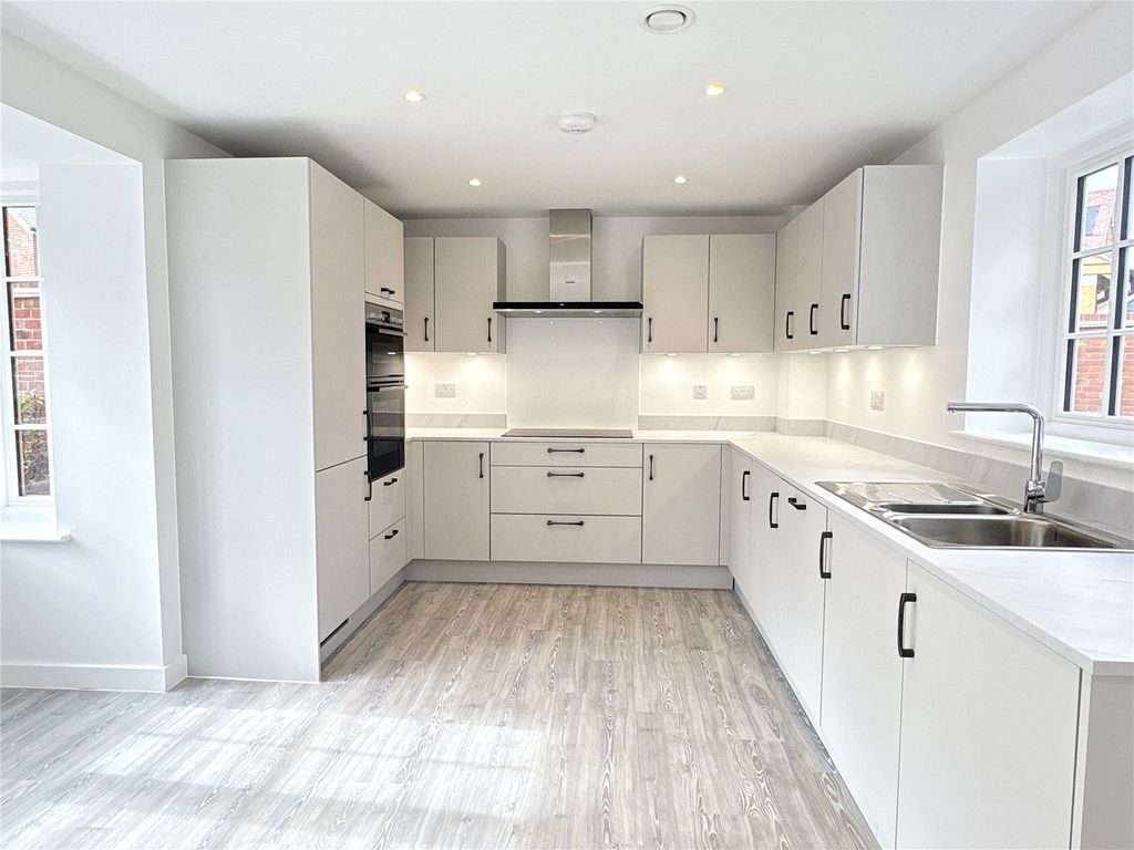 Property photo 2 of 14 Picture No. 22