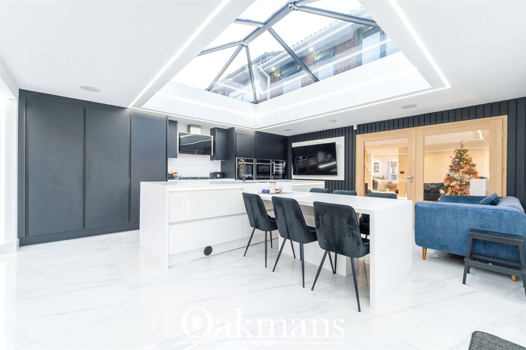 Property photo 2 of 40 Picture No. 24