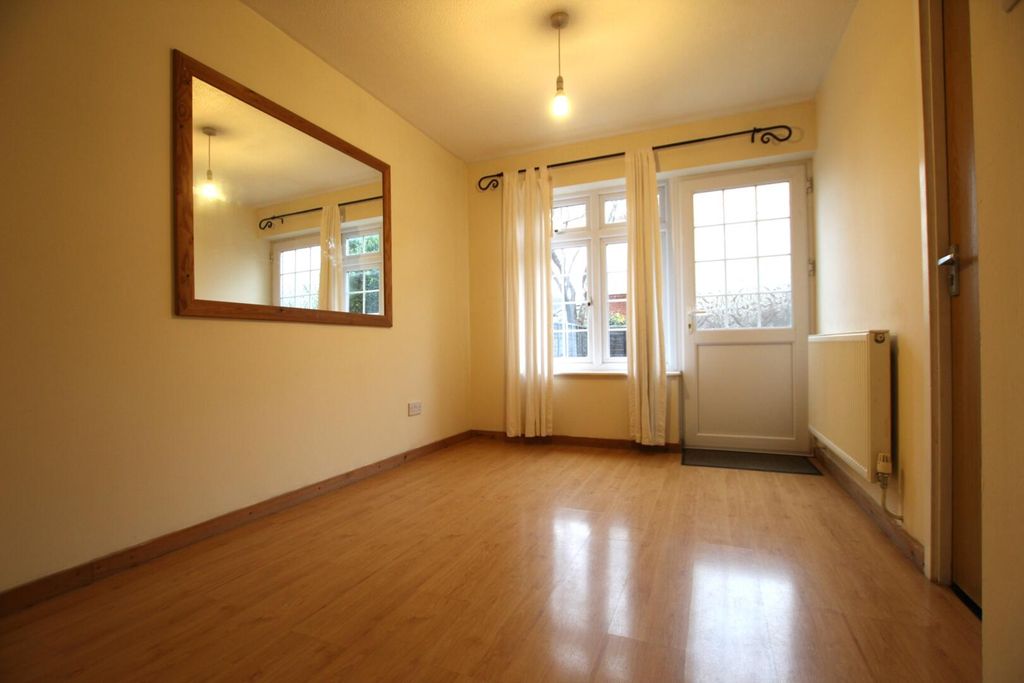 Property photo 3 of 10 Dining Area.Jpg