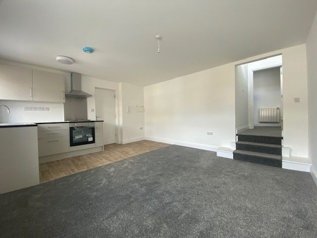 Property photo 2 of 6 Kitchen Lounge 2