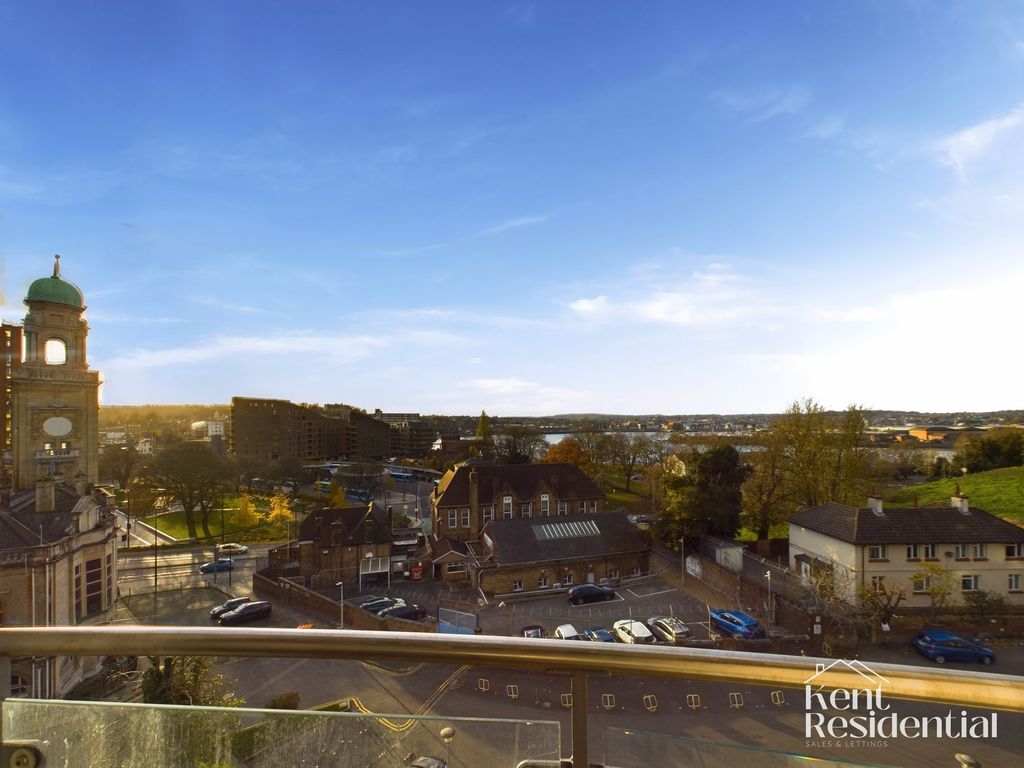 Property photo 3 of 9