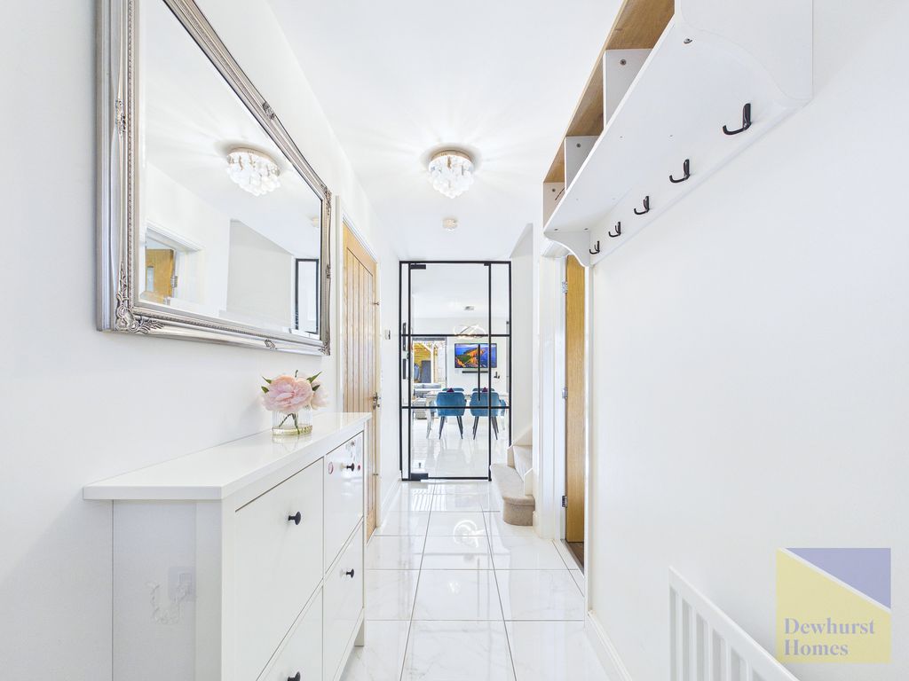 Property photo 2 of 25