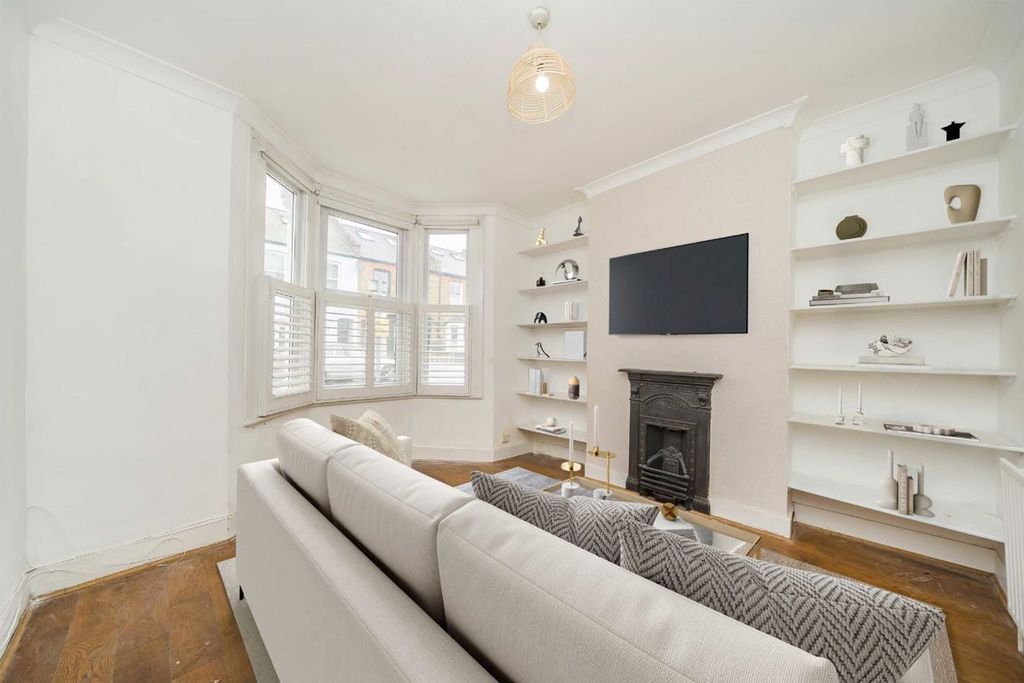 Property photo 3 of 6