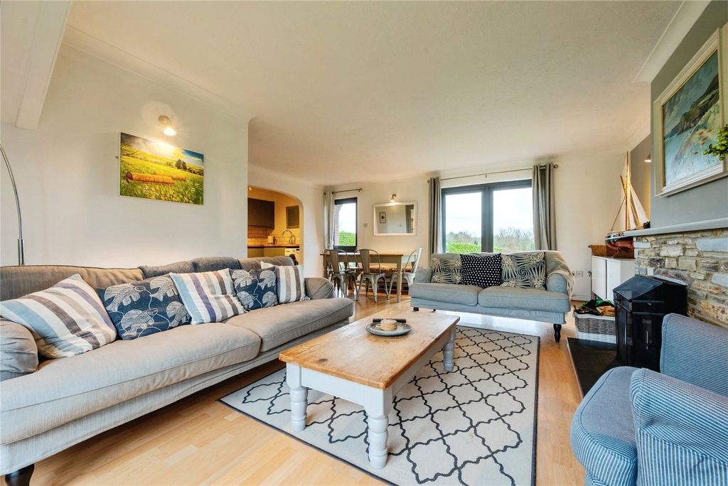 Property photo 3 of 24 Picture No. 12