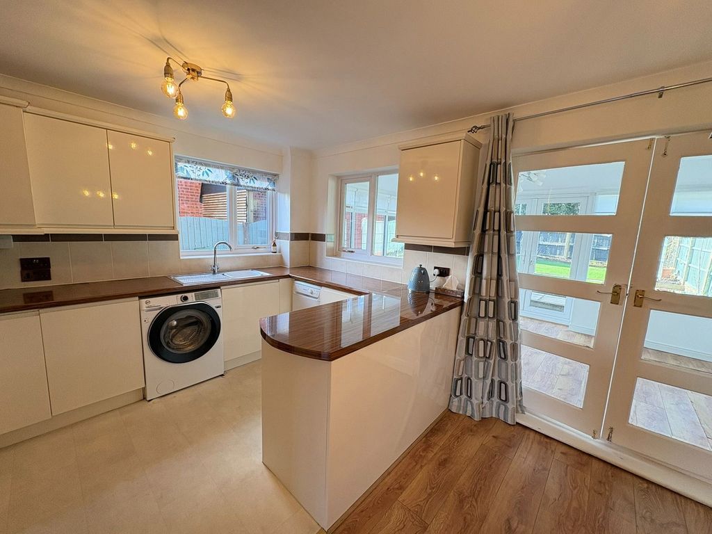 Property photo 3 of 23