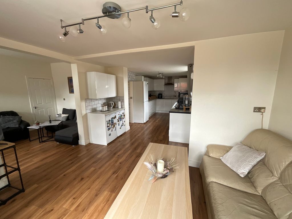 Property photo 2 of 28 Img_5559