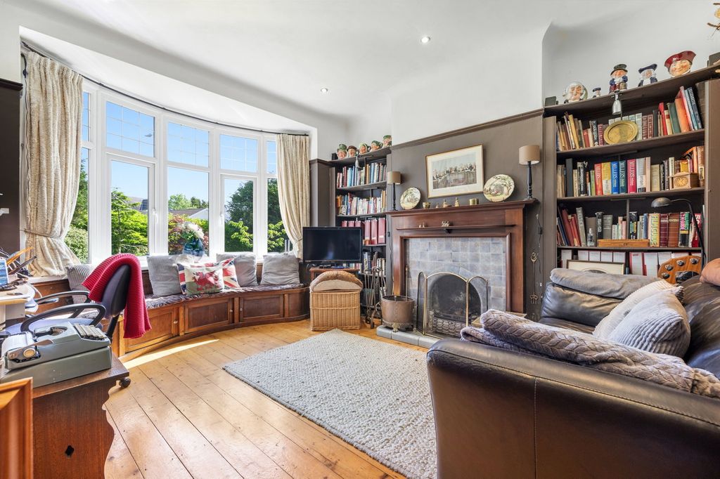 Property photo 3 of 39