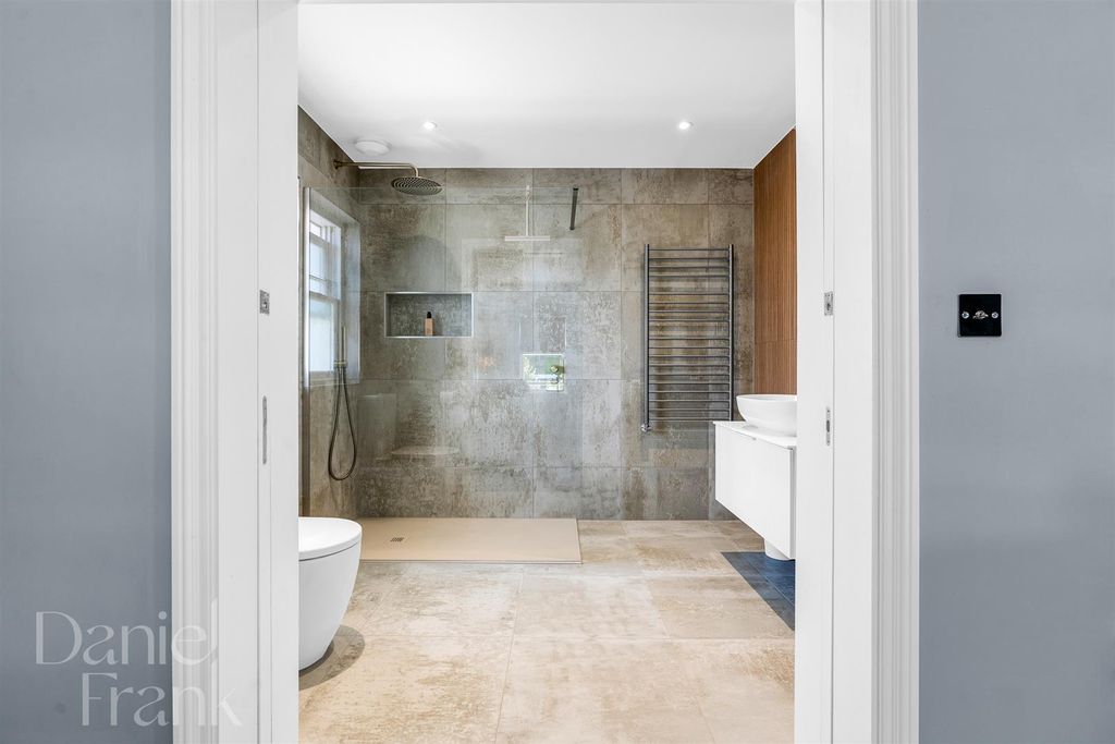 Additional image 29 of 5 bed detached house for saleThe Uplands, Loughton IG10