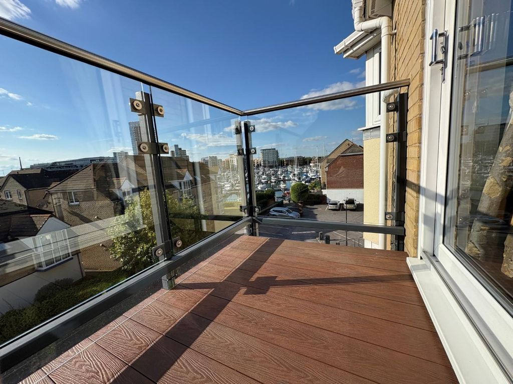 Property photo 1 of 14 60 Pacific Balcony.Jpg