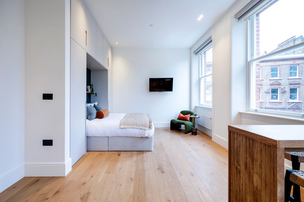 Property photo 2 of 6