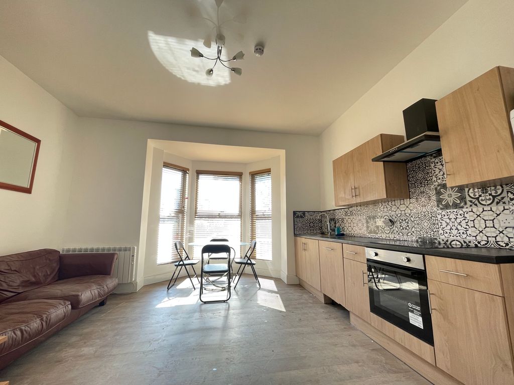 Property photo 2 of 6 Kitchen/Living