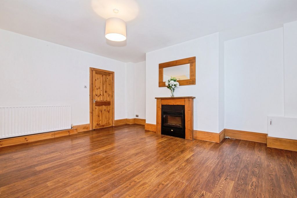 Property photo 2 of 11 Pbox-Img.Jpg