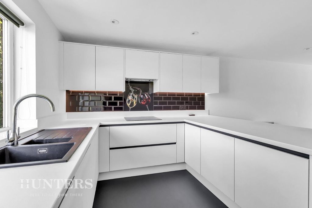 Property photo 2 of 20 Kitchen