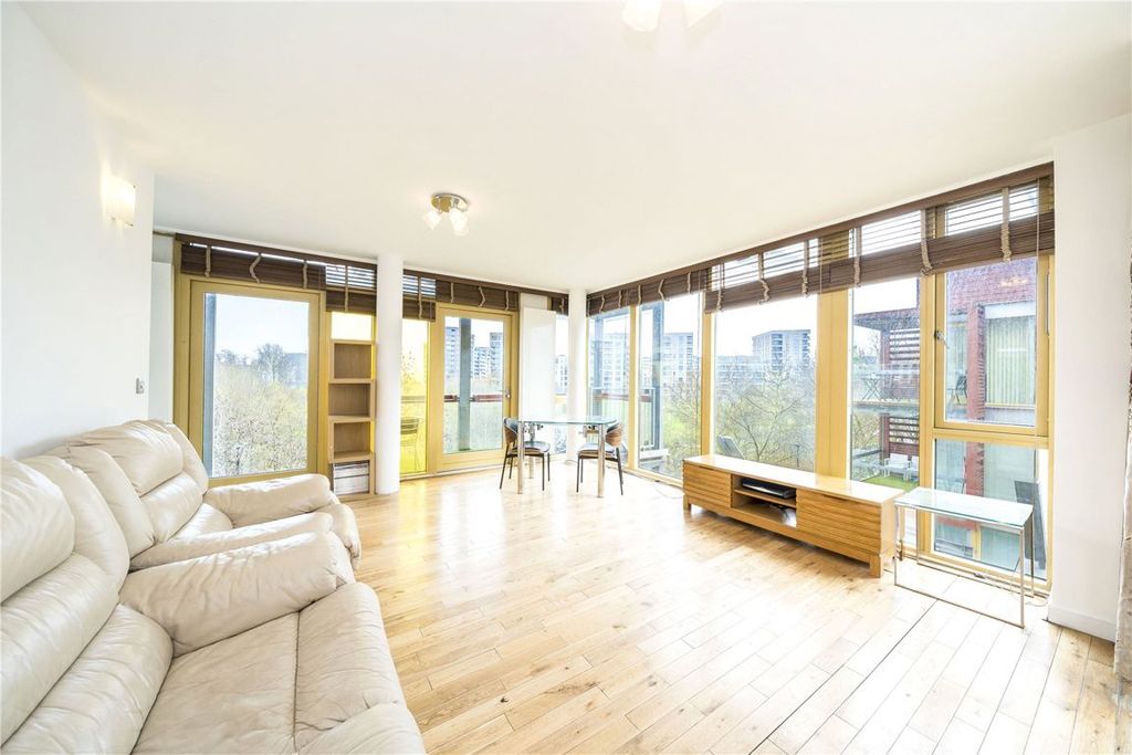 Property photo 2 of 11
