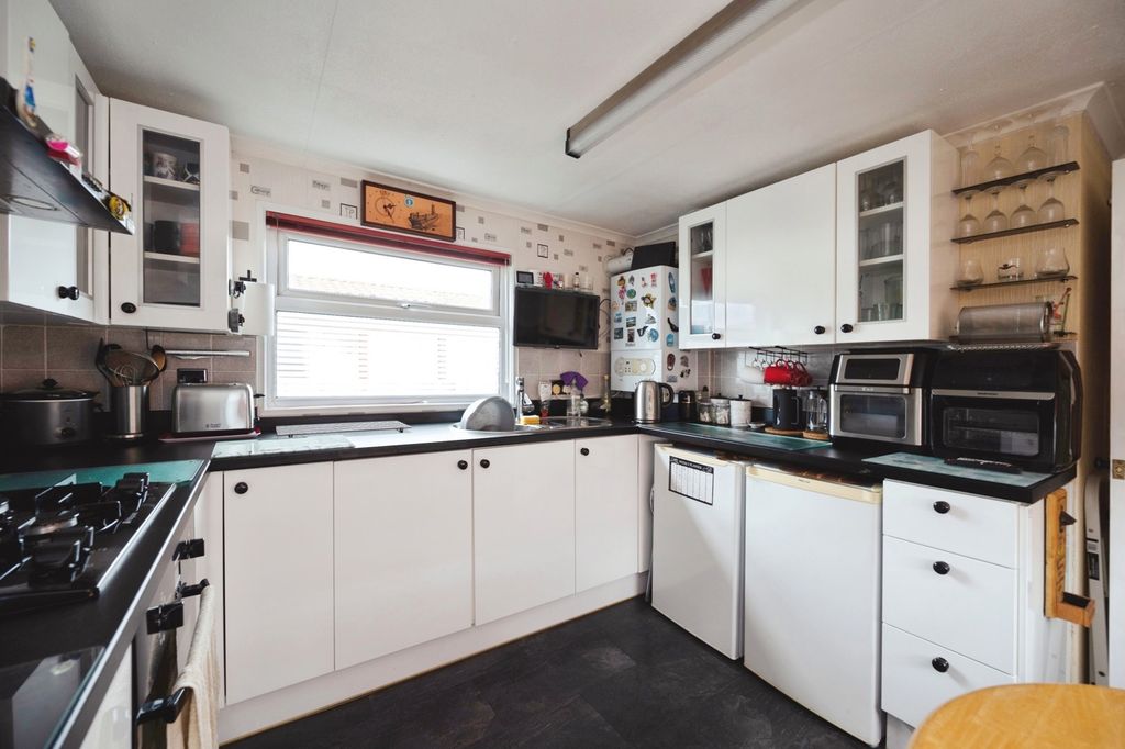 Property photo 3 of 17 Photo