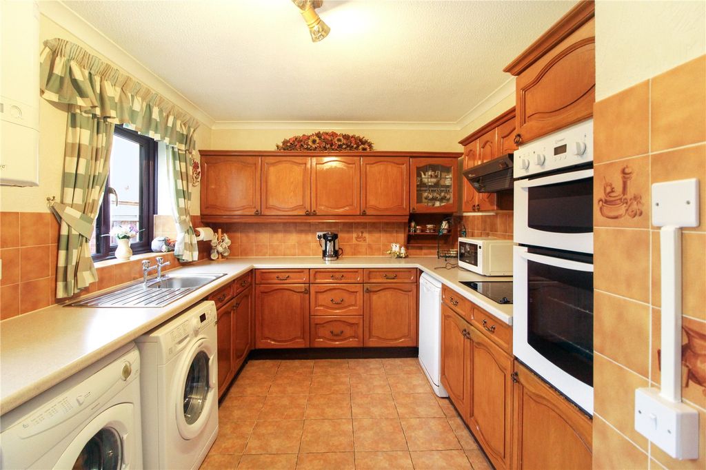 Property photo 3 of 19 Picture No. 30