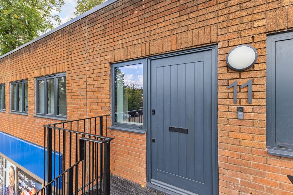 Property photo 1 of 26 114941_Flat 11 Bi...