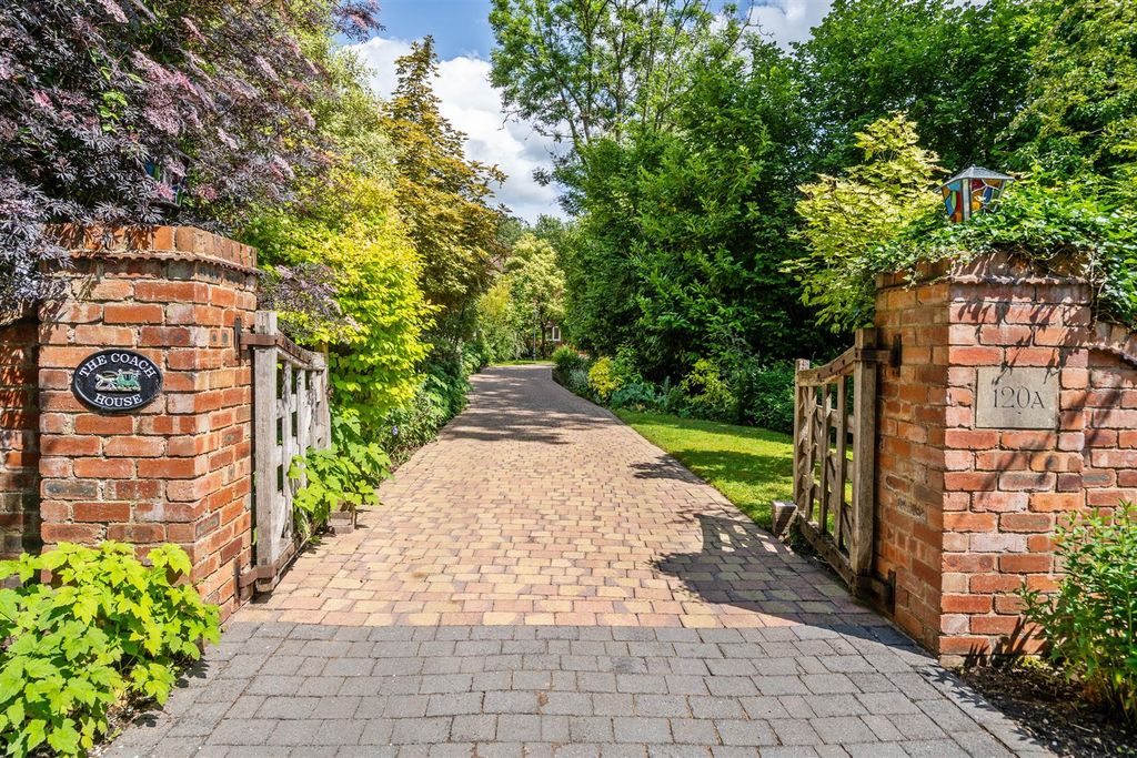 Property photo 2 of 28 120A, Old Station Road Hampton-In-Arden_11.Jpg