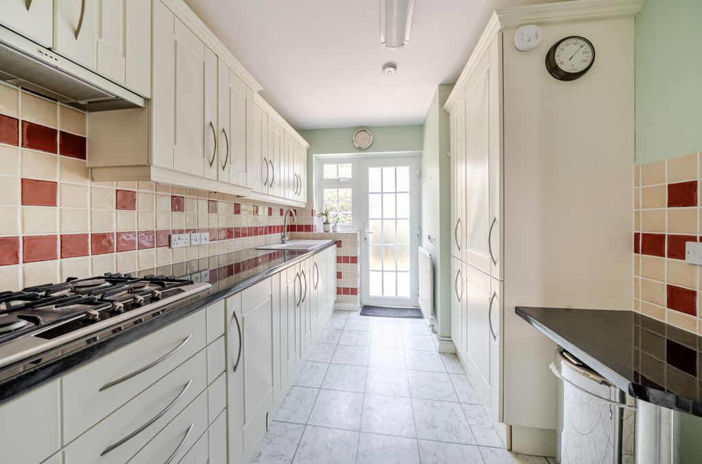 Property photo 3 of 15 1488543-16-6A5A3d...