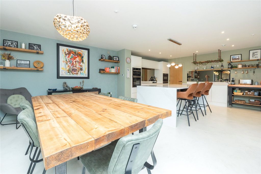 Property photo 3 of 23 Picture No. 22