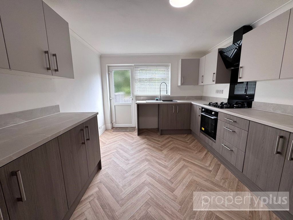 Property photo 1 of 16 Picture No. 10