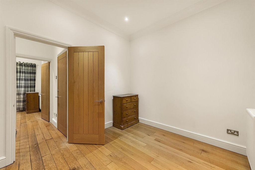 Property photo 3 of 9 2d13Ca2c-c87d-462B-9731-9E64F86830F6-2000.Jpg