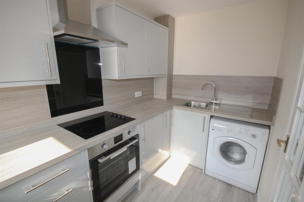 Property photo 2 of 11 Kitchen 1.Jpg