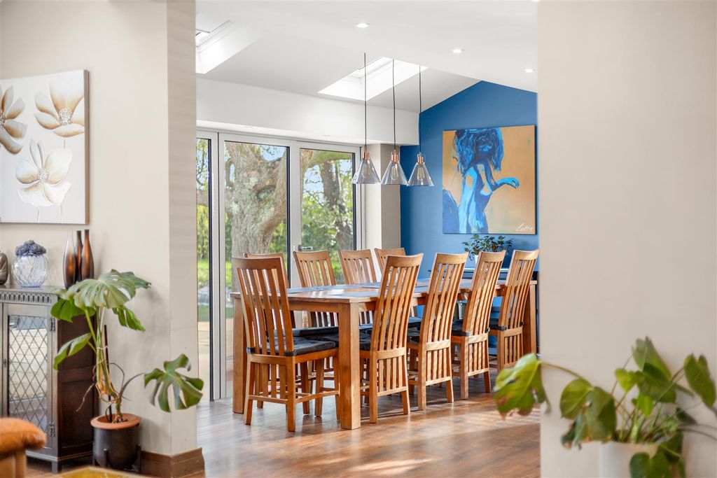 Property photo 3 of 50 Dining Area